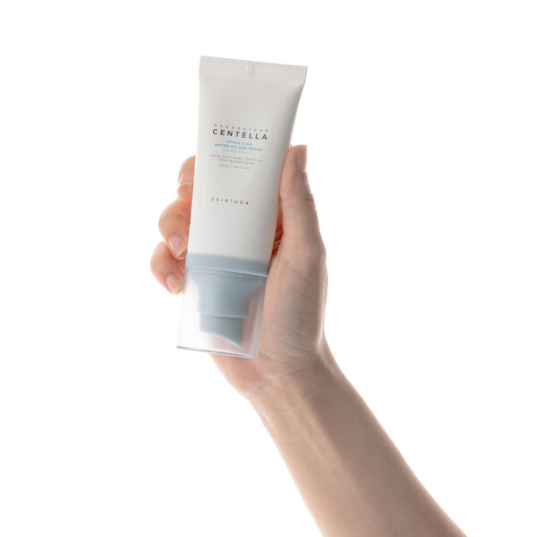 کرم ضد آفتاب بی رنگ سنتلا مدل Hyalu-Cica با SPF 50 حجم 50 میلی لیتر